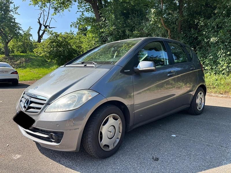 Silber Gebraucht 2009 Mercedes A160 Kleinwagen | 7.500 € (Teuer) - Bild 1/4