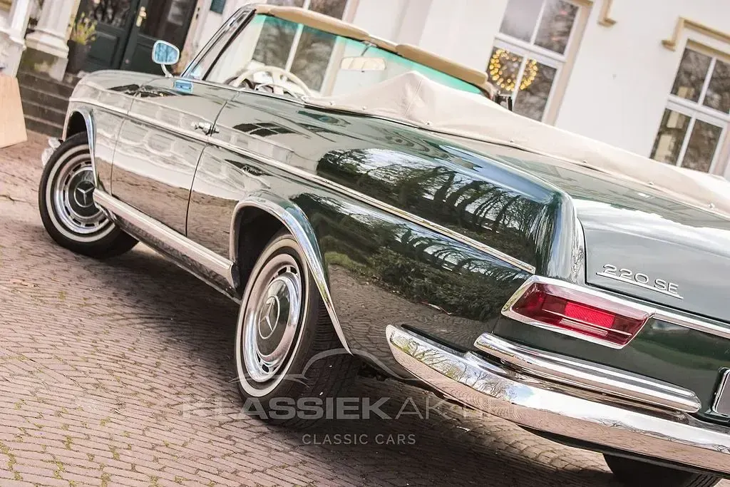 Gebraucht Mercedes 220 SE 120 PS (88 kW) 1962 Grün Cabrio