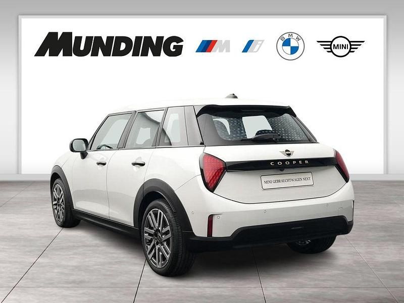 Gebraucht Mini Cooper Classic 156 PS (114 kW) 2024 Weiß Kleinwagen
