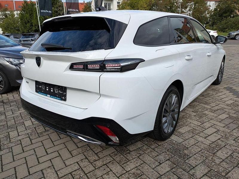 Gebraucht Peugeot 308 SW Allure 131 PS (96 kW) 2023 Weiß Kombi