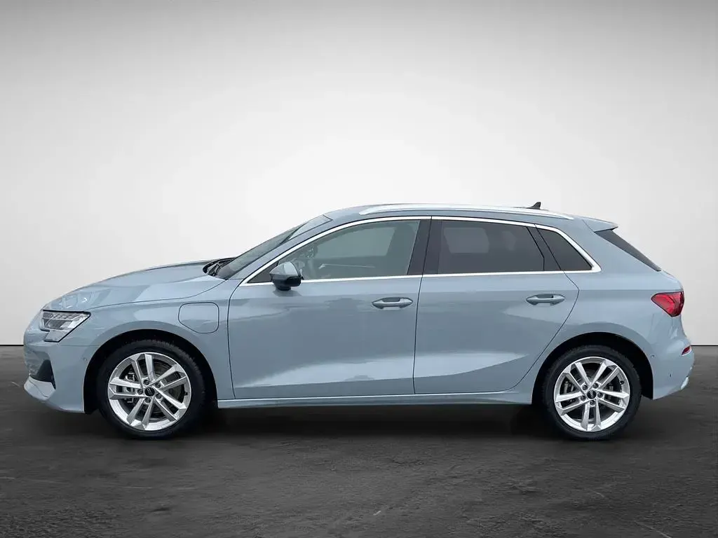 Gebraucht Audi A3 Advanced 204 PS (150 kW) 2025 Pfeilgrau perleffekt Limousine