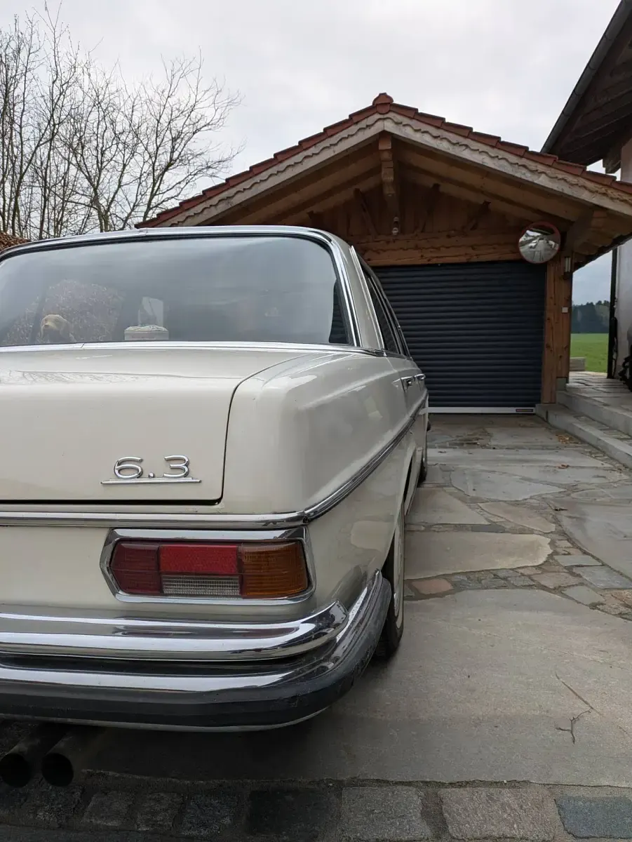 Gebraucht Mercedes 300 250 PS (183 kW) 1972 Weiß Limousine
