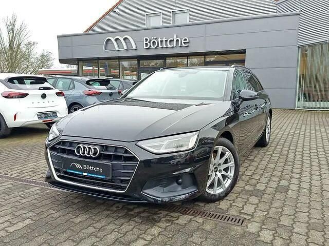 Gebraucht Audi A4 Advanced 150 PS (110 kW) 2021 Mythosschwarz metallic Kombi