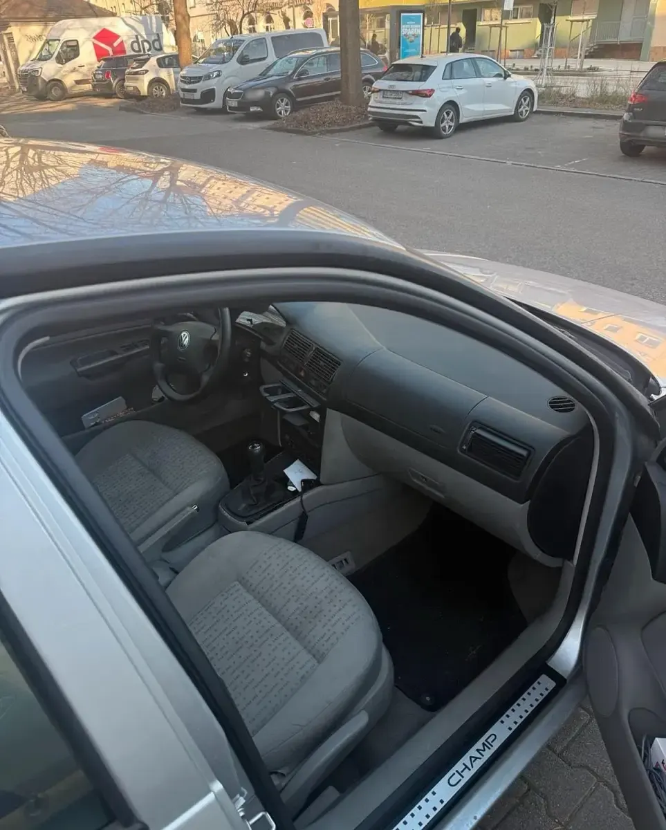 Gebraucht VW Golf IV 110 PS (80 kW) 2002 Silber Kleinwagen