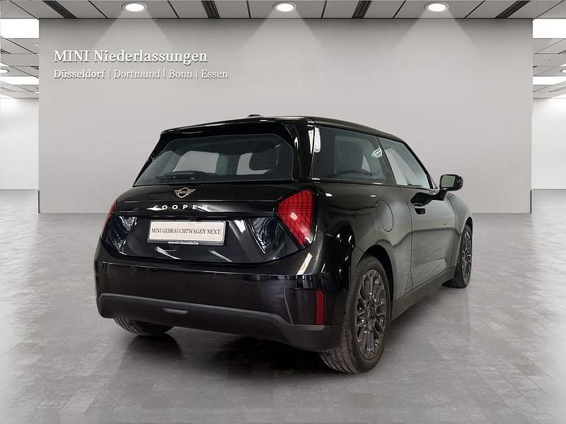 Gebraucht Mini Cooper 135 kW (184 PS) 2024 Schwarz Kleinwagen