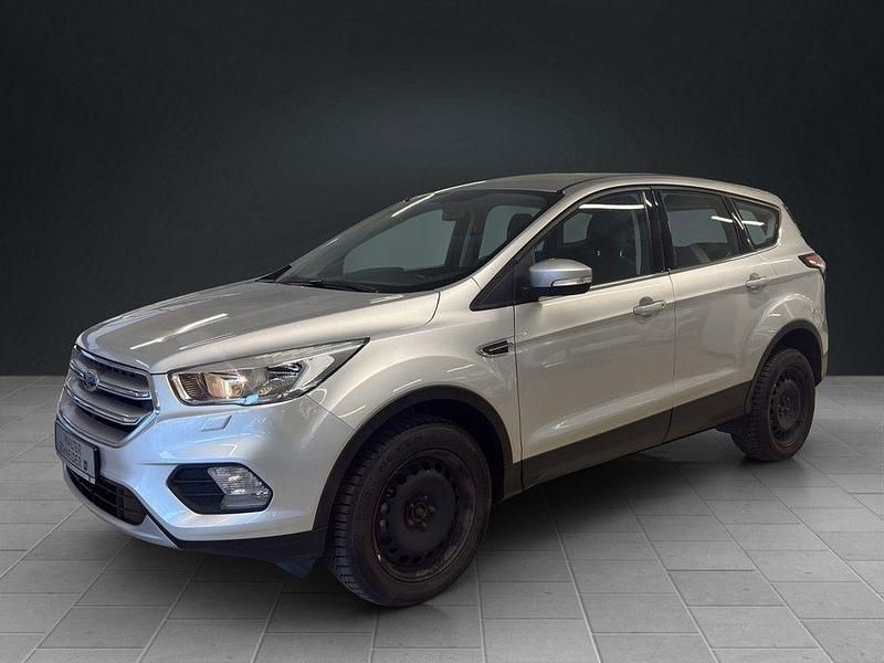 Gebraucht Ford Kuga Trend 120 PS (88 kW) 2019 Silber SUV