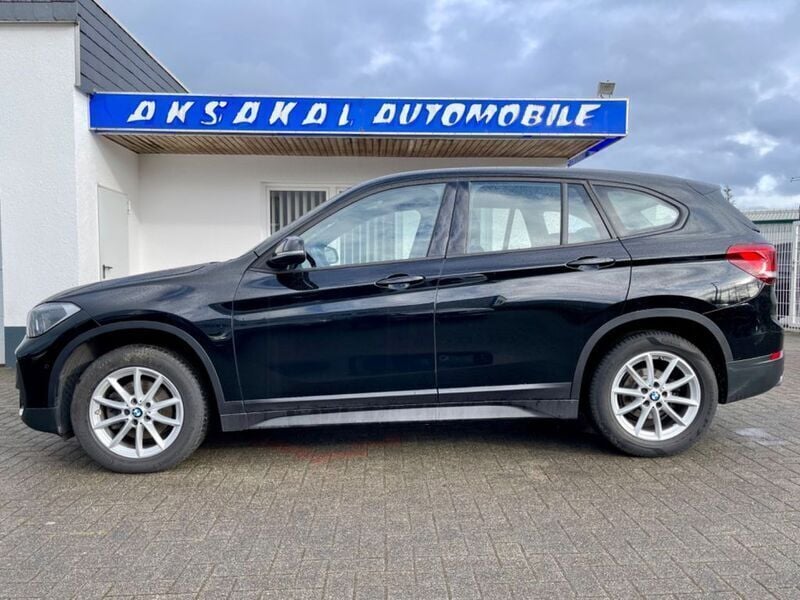 Schwarz Gebraucht 2021 BMW X1 Advantage SUV | 18.500 € (Guter Preis) - Bild 1/4