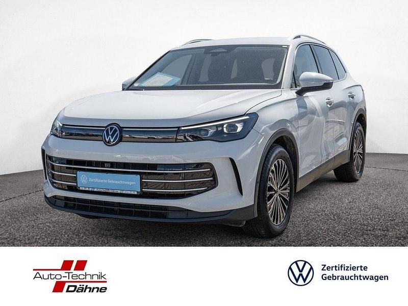 Weiss / pure white Gebraucht 2024 VW Tiguan Elegance SUV | 37.880 € (Fairer Preis) - Bild 1/4