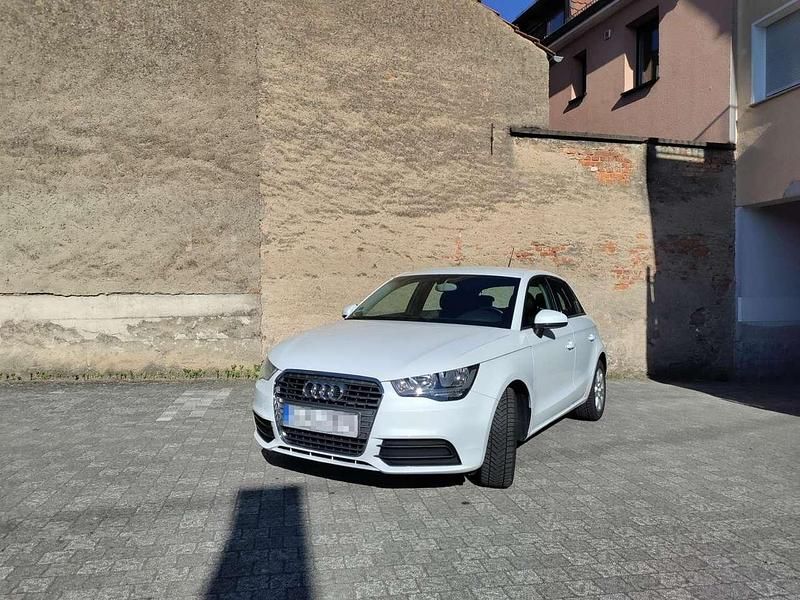 Gebraucht 2012 Audi A1 Sportback Attraction Kleinwagen | 7.000 € (Fairer Preis) - Bild 1/4