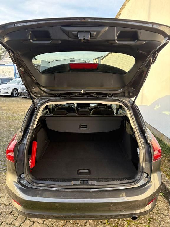 Brugt Ford Focus ST-Line 125 HK (91 kW) 2022 Grå Sedan