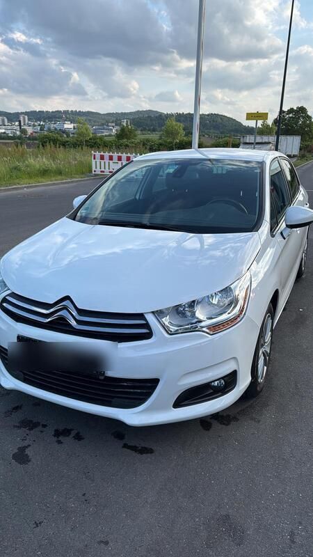 Weiß Gebraucht 2012 Citroën C4 Kleinwagen | 4.900 € (Fairer Preis) - Bild 1/4