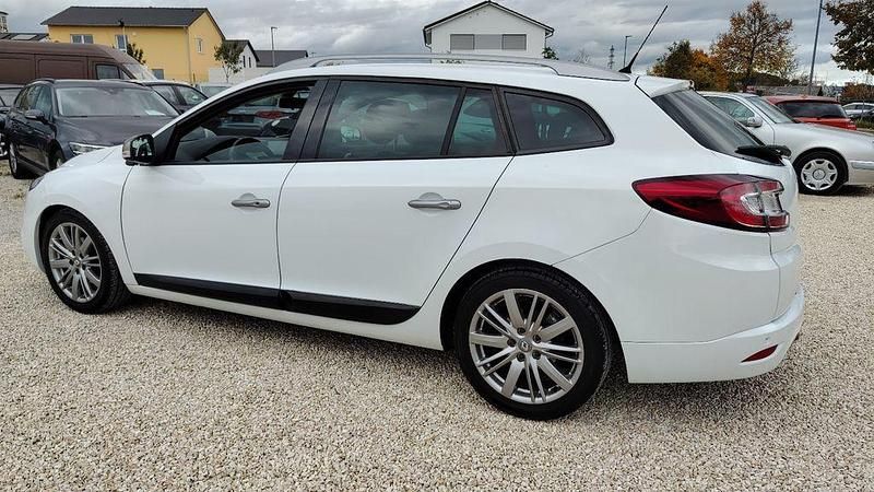 Gebraucht Renault Mégane GT Line Dynamique 131 PS (96 kW) 2011 Weiß Limousine