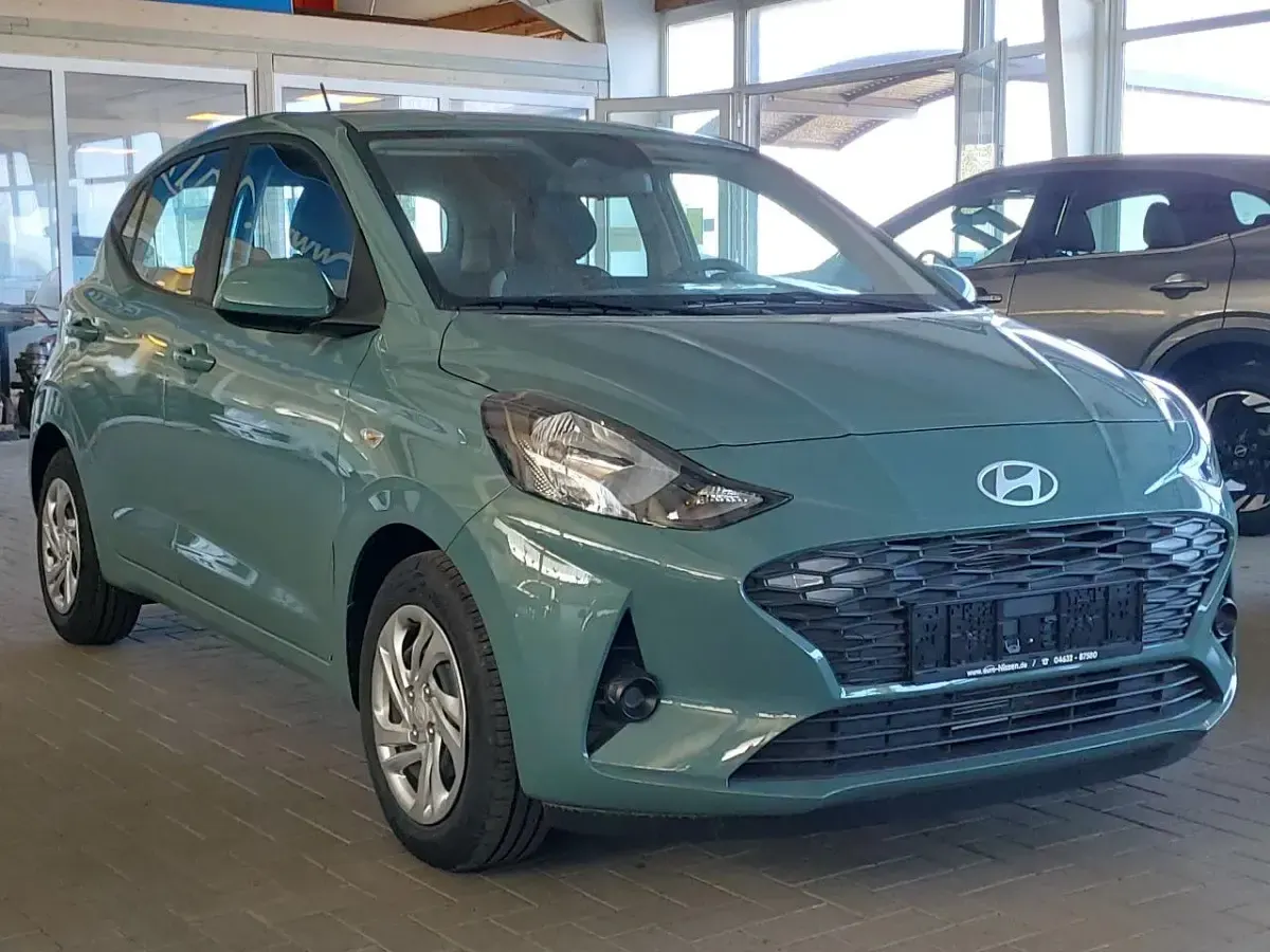 Neu Hyundai i10 Select 79 PS (58 kW) 2025 Mangrove grün Kleinwagen