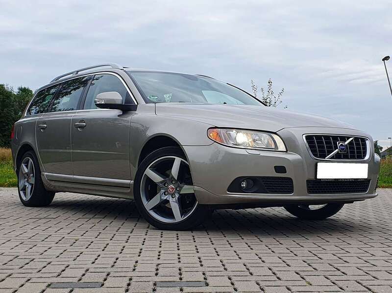 Beige Gebraucht 2008 Volvo V70 Kombi | 5.200 € (Guter Preis) - Bild 1/4