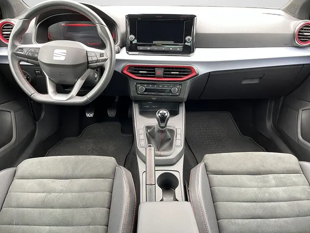 Gebraucht Seat Ibiza FR 95 PS (69 kW) 2025 Midnight schwarz metallic (metallic) Kleinwagen
