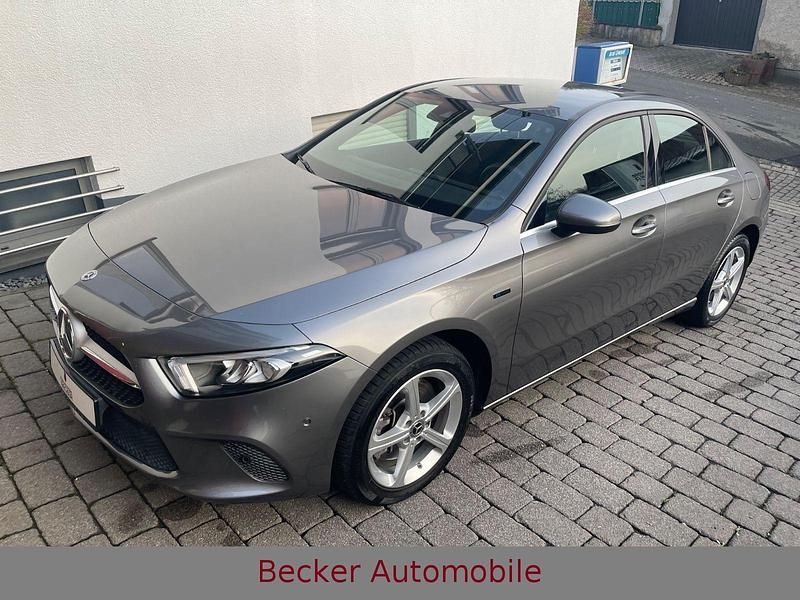 Gebraucht Mercedes A250 218 PS (160 kW) 2020 Grau Limousine
