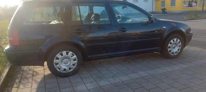 Gebraucht VW Golf IV Comfortline 101 PS (74 kW) 2004 Blau Kombi