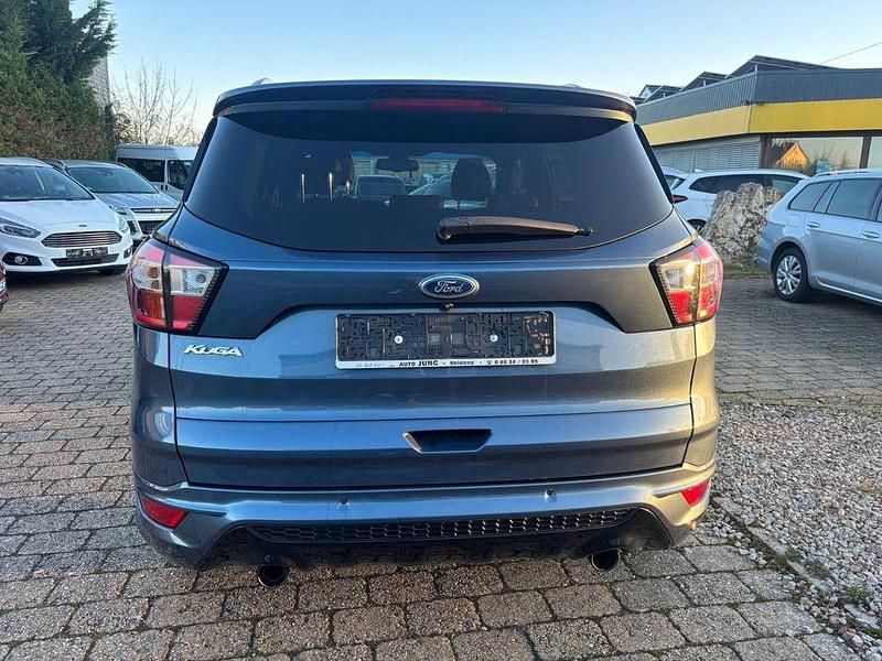 Gebraucht Ford Kuga ST-Line 150 PS (110 kW) 2019 Blau SUV