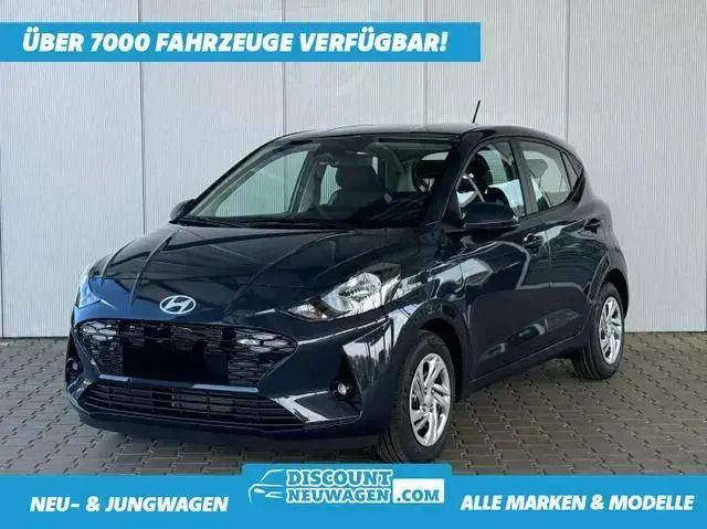 Aurora grey metallic Neu 2024 Hyundai i10 Kleinwagen | 15.600 € (Guter Preis) - Bild 1/4