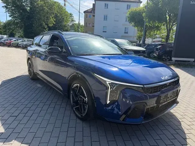 Neu Kia K4 GT-Line 179 PS (131 kW) 2026 Blau Kombi