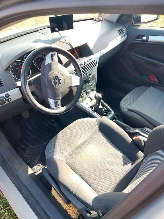 Gebraucht Opel Astra 116 PS (85 kW) 2009 Beige Limousine