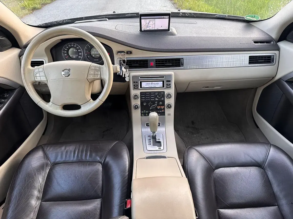 Gebraucht Volvo XC70 Momentum 185 PS (136 kW) 2007 Grau Kombi