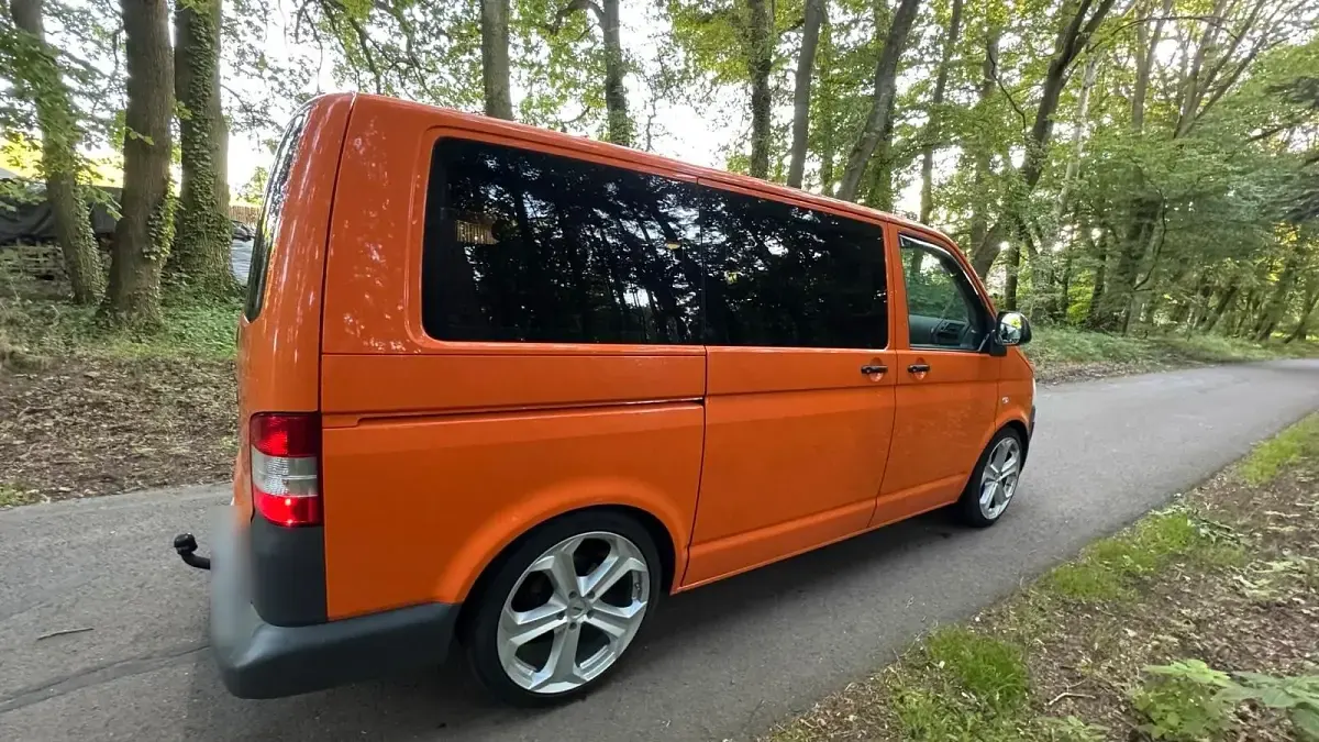 Gebraucht VW Caravelle 102 PS (75 kW) 2011 Orange Van