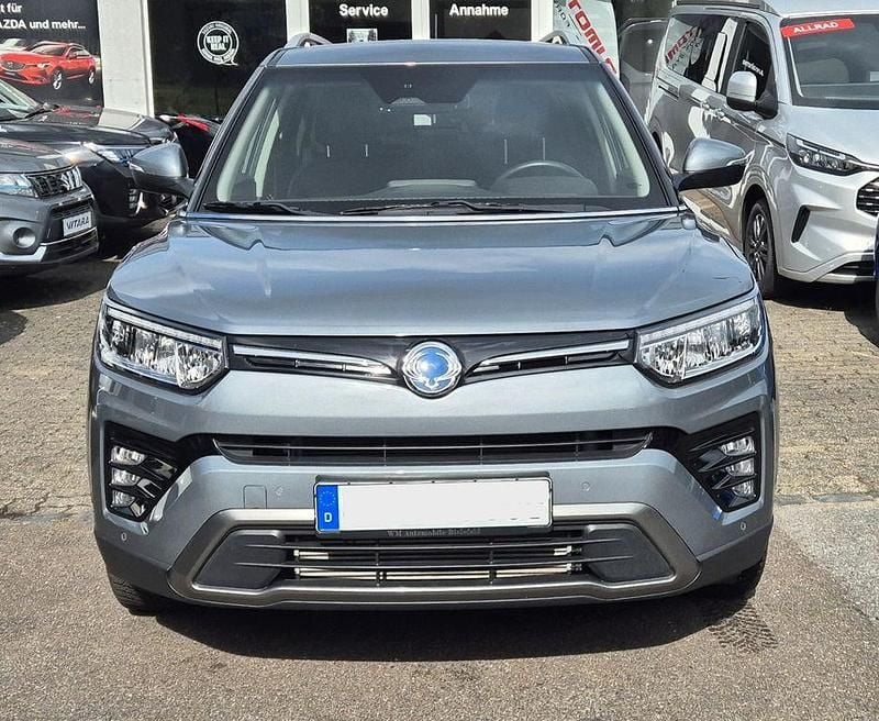Grau Gebraucht 2024 Ssangyong (KGM) Tivoli SUV | 22.970 € - Bild 1/4