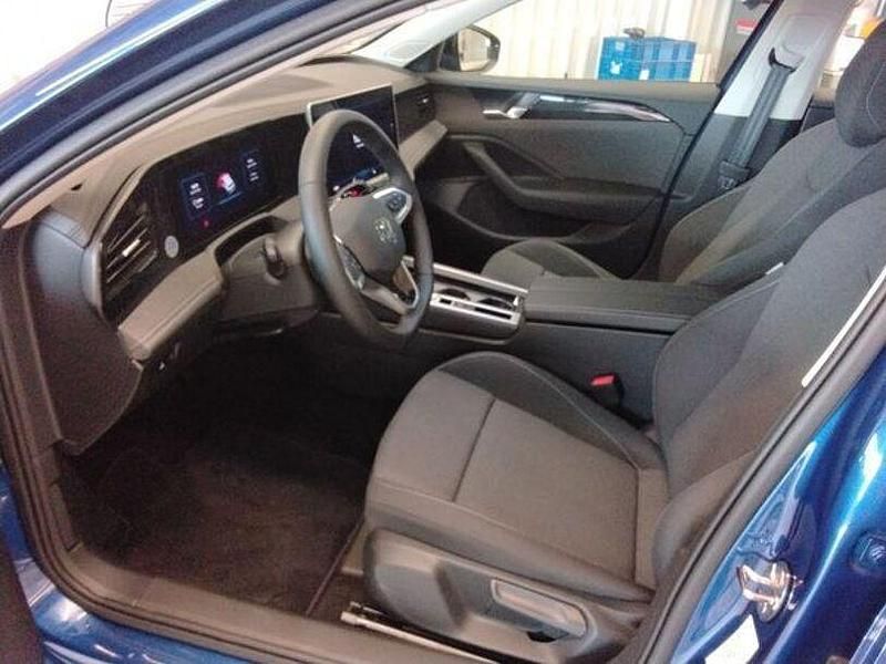 Gebraucht VW Passat 150 PS (110 kW) 2025 Reef blue metallic Kombi