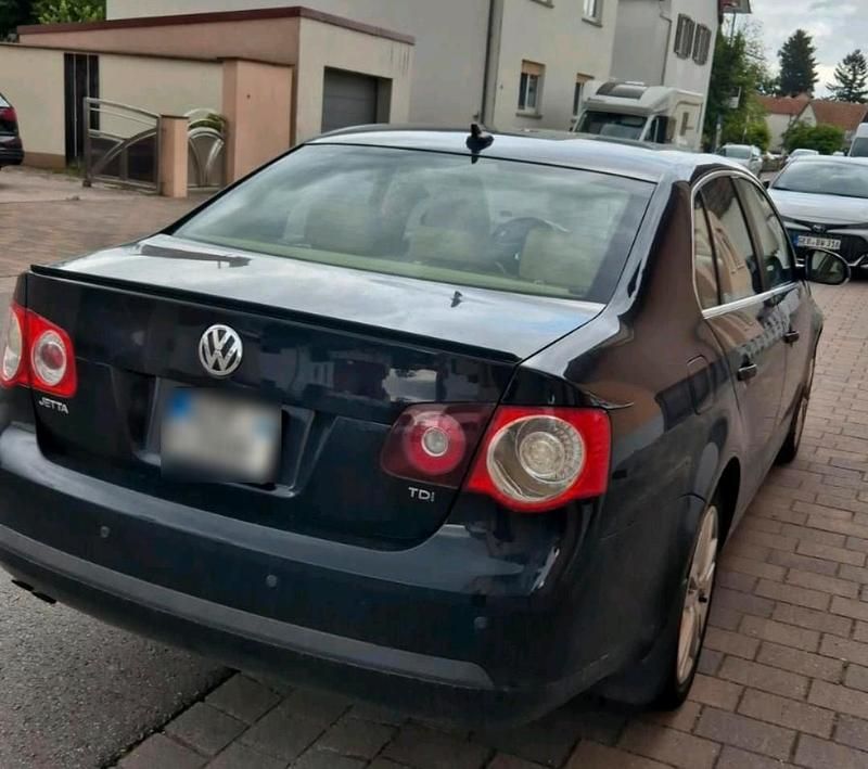 Second-hand VW Jetta 140 CP (102 kW) 2009 Negru Berlinǎ