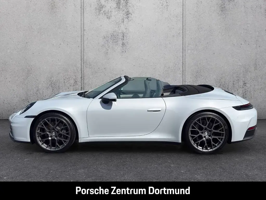 Gebraucht Porsche 911 Carrera Cabriolet 394 PS (289 kW) 2025 Grau Cabrio