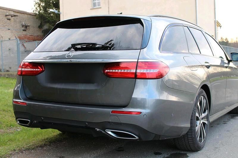 Gebraucht Mercedes E350 AMG 258 PS (189 kW) 2017 Silber Kombi