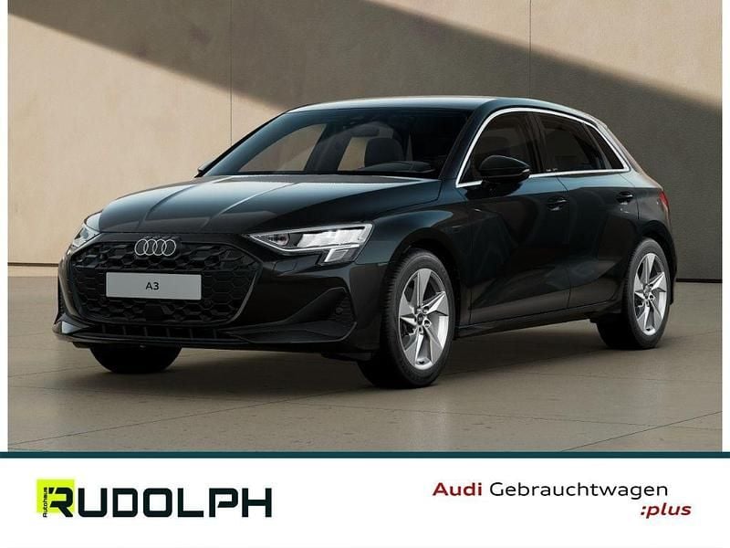 Mythosschwarz metallic Gebraucht 2025 Audi A3 Ambiente Limousine | 31.630 € (Fairer Preis) - Bild 1/4