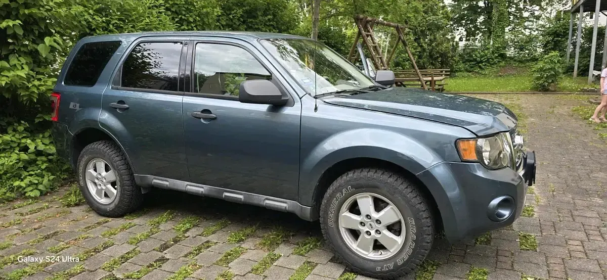 Gebraucht Ford Escape 173 PS (127 kW) 2009 Grau SUV