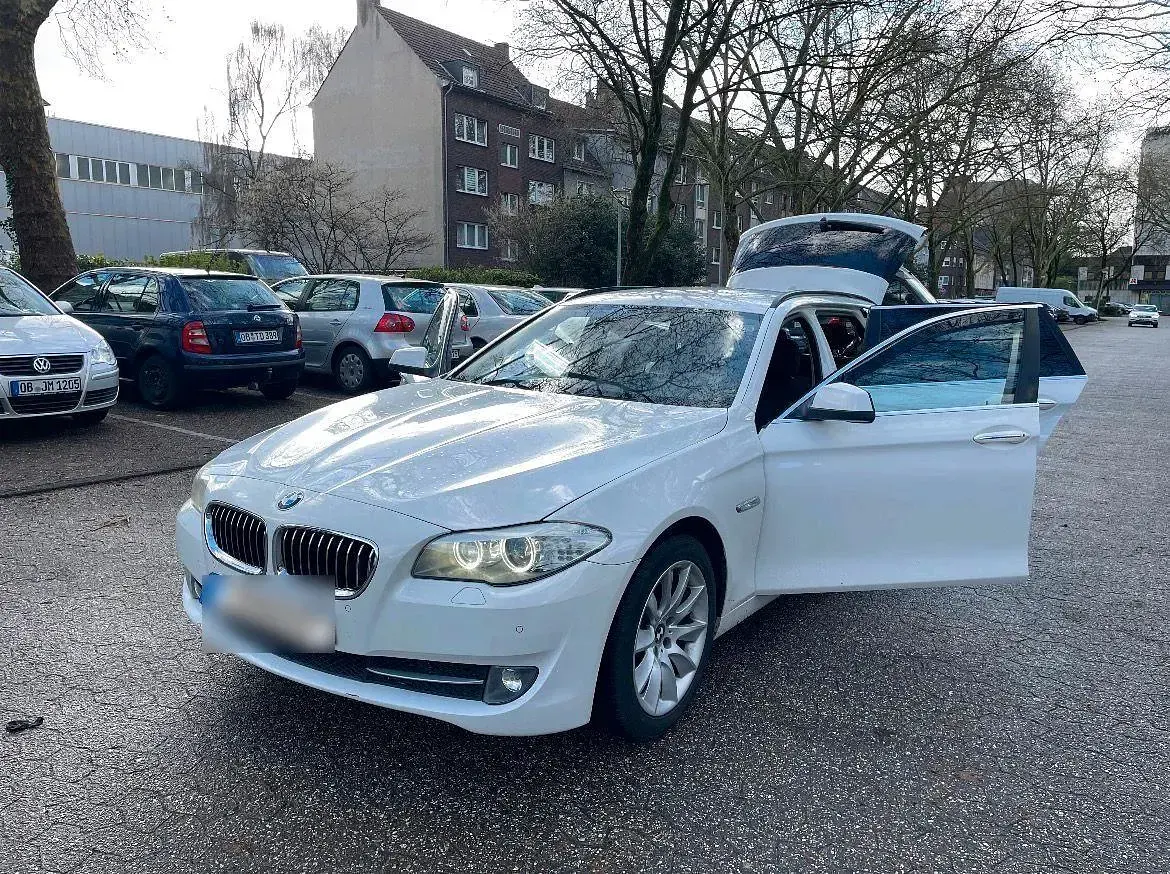 Gebraucht BMW 530 245 PS (180 kW) 2011 Weiß Kombi