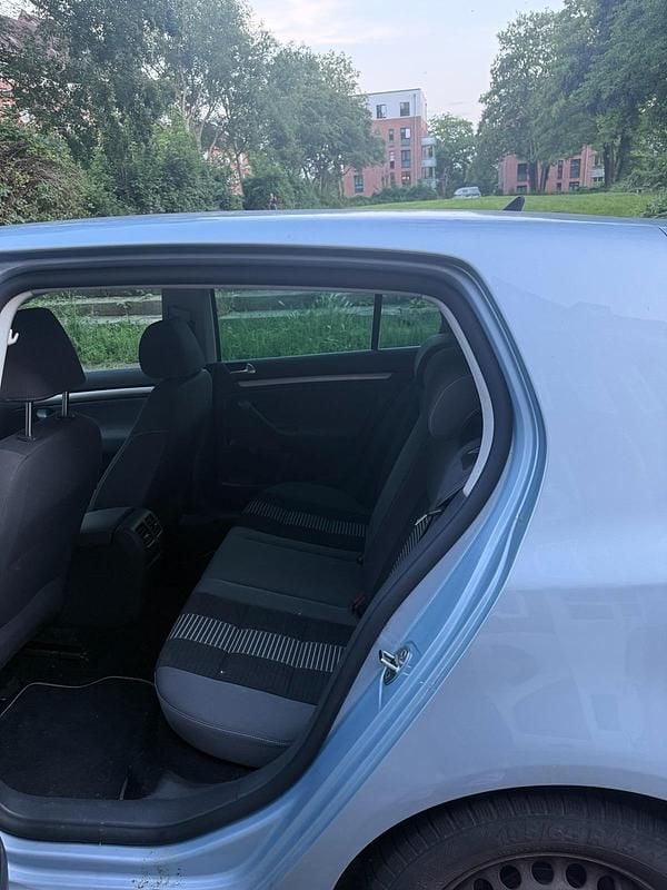 Blau Gebraucht 2008 VW Golf V Kleinwagen | 1.200 € (Superpreis) - Bild 1/3