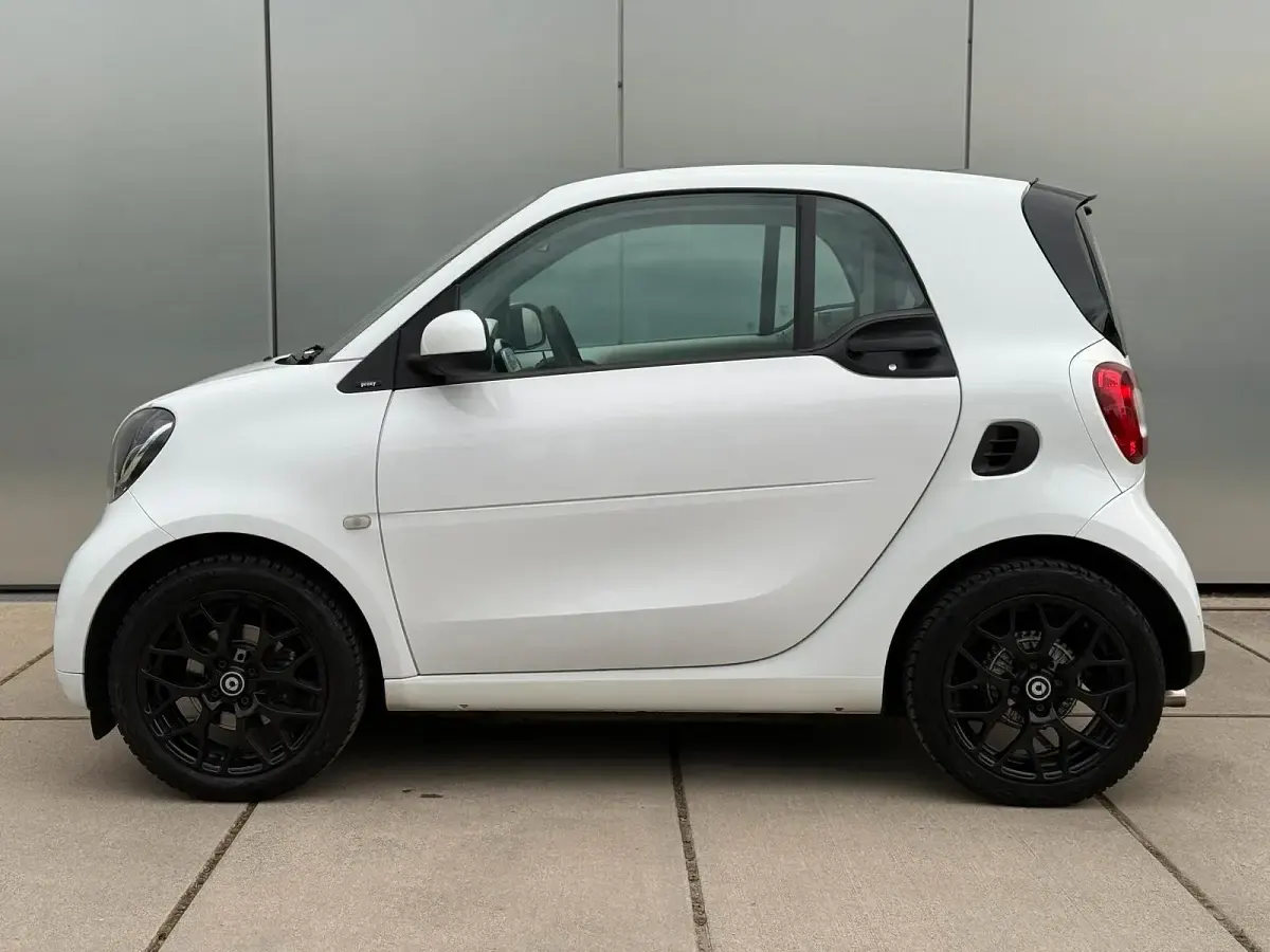 Gebraucht Smart ForTwo Coupé 71 PS (52 kW) 2016 Weiß Coupé