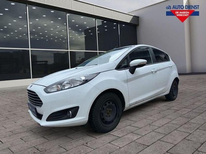 Weiß Gebraucht 2014 Ford Fiesta Trend Kleinwagen | 7.500 € (Fairer Preis) - Bild 1/4