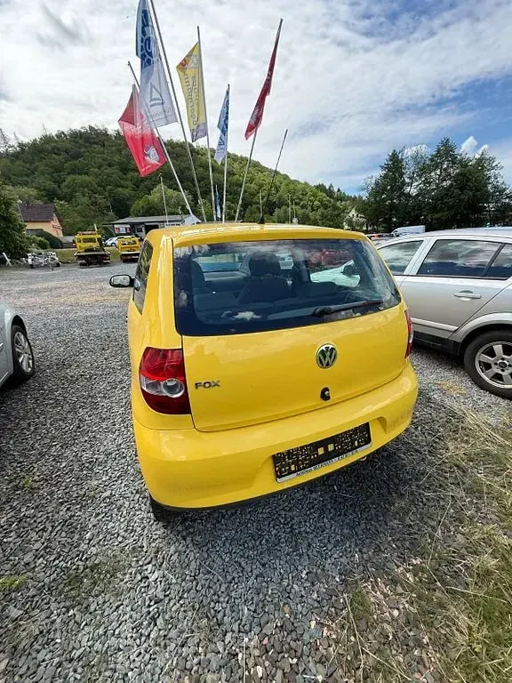 Gebraucht VW Fox Refresh 54 PS (39 kW) 2009 Gelb Kleinwagen