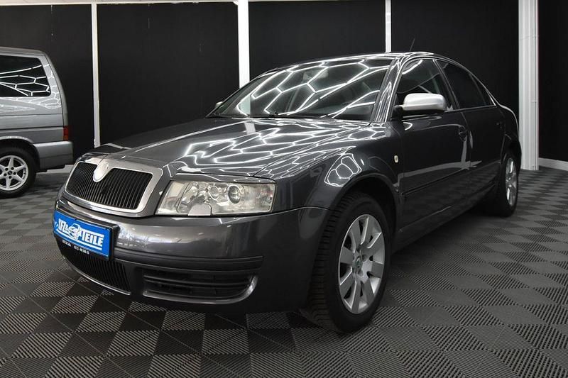 Gebraucht Skoda Superb Comfort 163 PS (119 kW) 2004 Grau Limousine