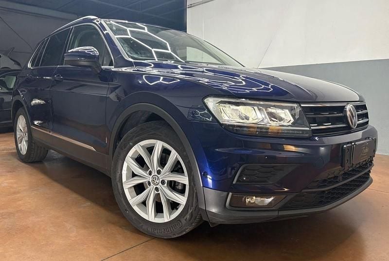 Blau Gebraucht 2018 VW Tiguan SUV | 18.500 € (Guter Preis) - Bild 1/4