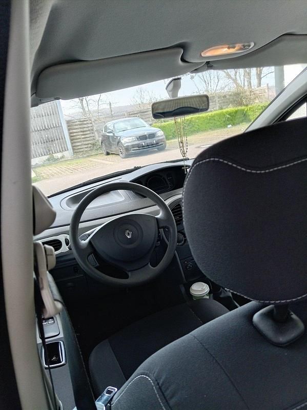 Gebraucht Renault Grand Modus 75 PS (55 kW) 2012 Weiß Van / Kleinbus