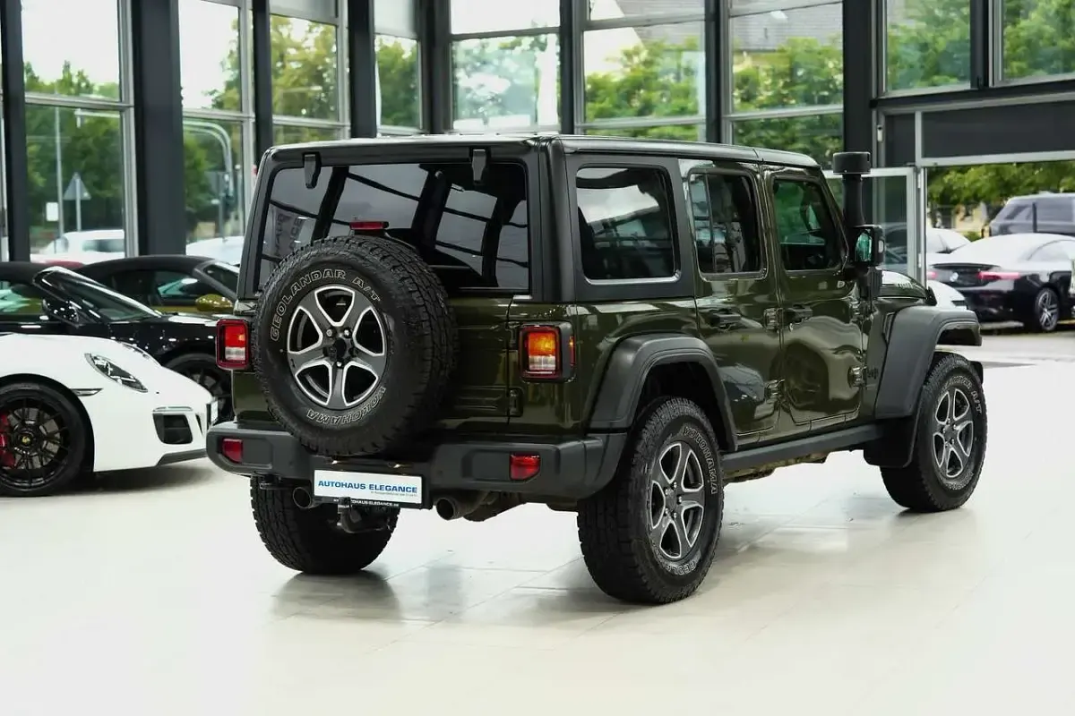 Gebraucht Jeep Wrangler Sport 272 PS (200 kW) 2021 Sarge green clear coat SUV