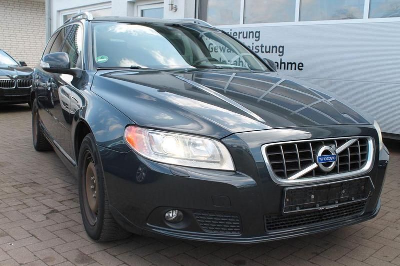 Gebraucht Volvo V70 Summum 163 PS (119 kW) 2011 Savile grey Kombi