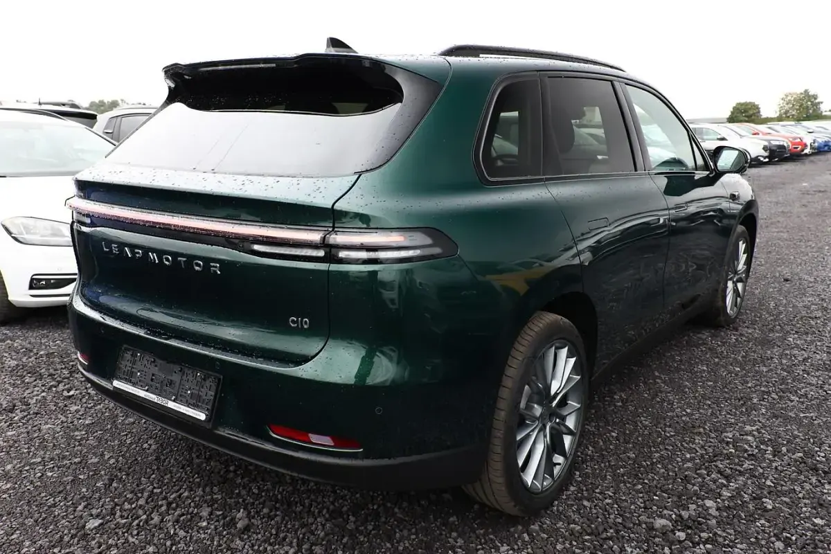 Neu Leapmotor C10 219 kW (299 PS) 2026 Grün SUV