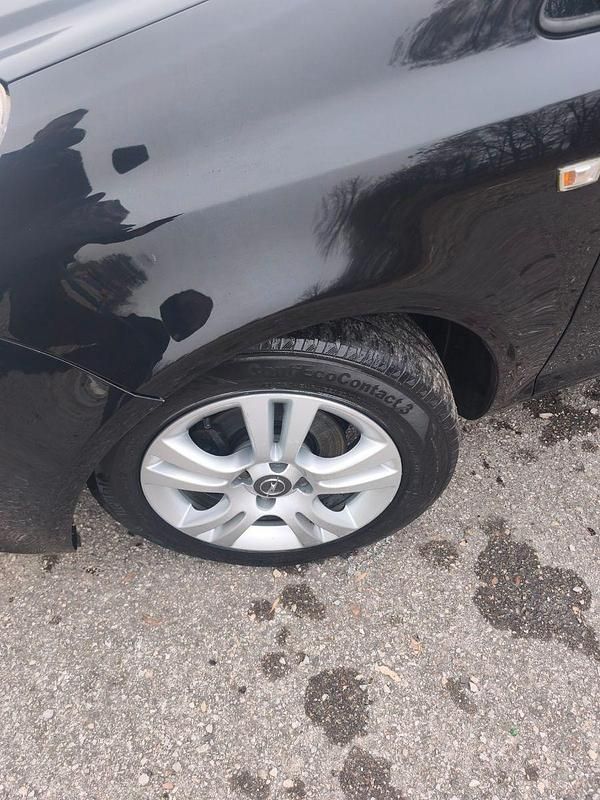 Gebraucht Opel Corsa 69 PS (50 kW) 2011 Schwarz Kleinwagen