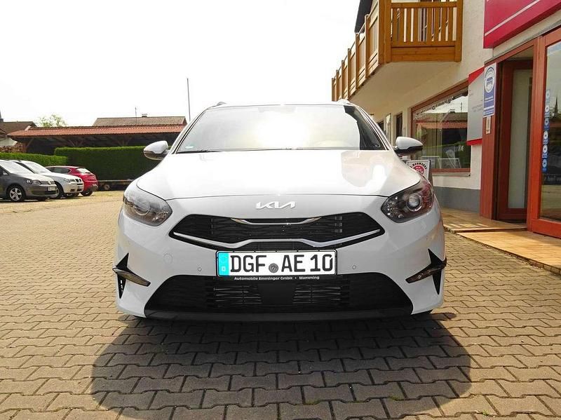 Cararraweiss Gebraucht 2025 Kia Ceed Sportswagon Kombi | 25.890 € (Superpreis) - Bild 1/4