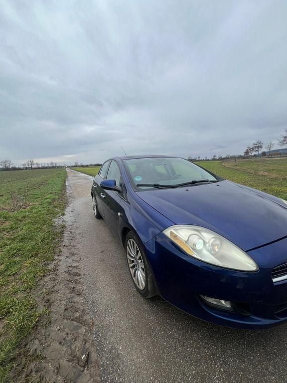 Gebraucht Fiat Bravo Dynamic 120 PS (88 kW) 2007 Blau Kleinwagen