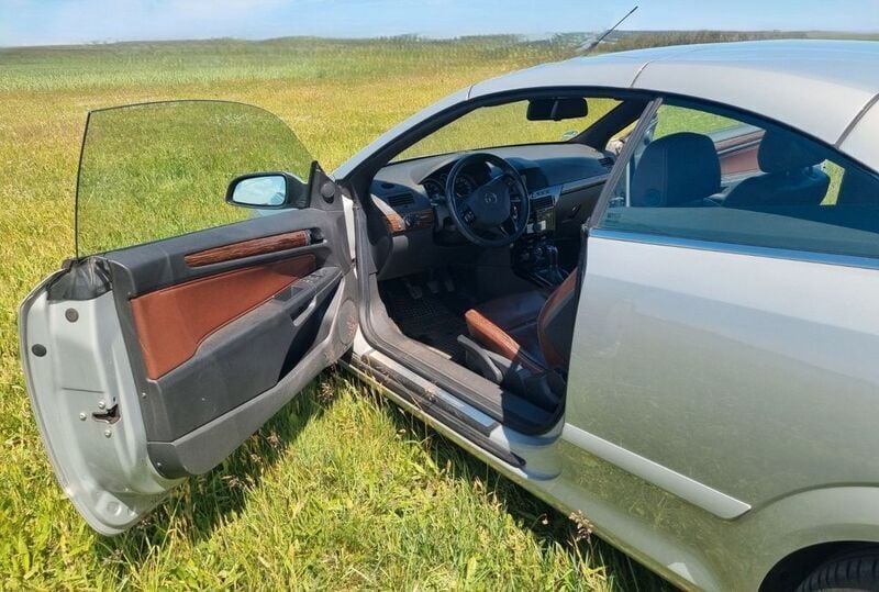 Gebraucht Opel Astra Cabriolet Cosmo 140 PS (102 kW) 2007 Grau Cabrio