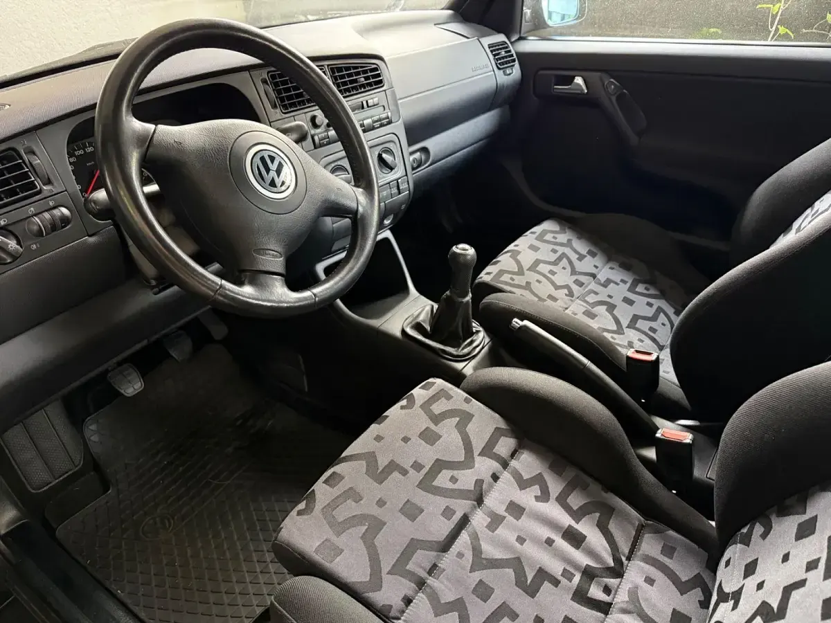 Gebraucht VW Golf Cabriolet 101 PS (74 kW) 1998 Schwarz Cabrio